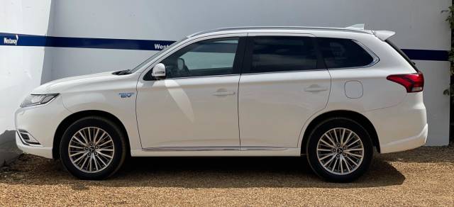 2019 Mitsubishi Outlander 2.4h TwinMotor 13.8kWh 4h CVT 4WD Euro 6 (s/s) 5dr