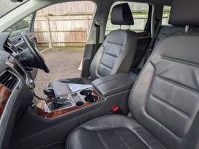 VOLKSWAGEN TOUAREG at Westaway Motors Northampton