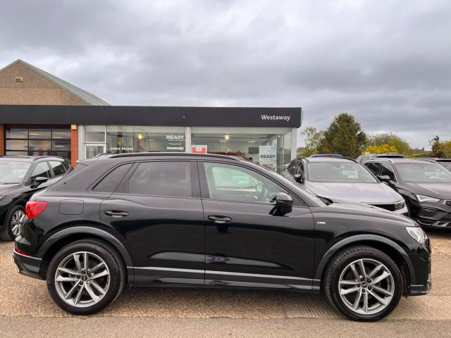 2022 Audi Q3 1.5 35 TFSI Black Edition 5dr