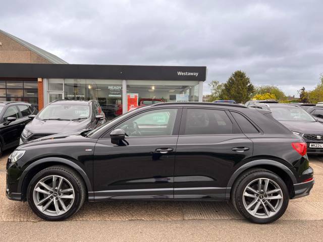 2022 Audi Q3 1.5 35 TFSI Black Edition 5dr