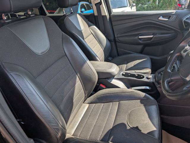 Ford Kuga 2.0 TDCi 180 Titanium 5dr Powershift Hatchback Diesel BLACK