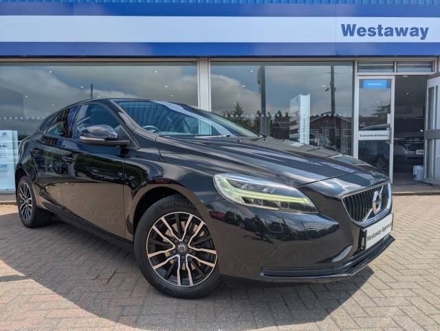 Volvo V40 2.0 T2 [122] Momentum 5dr Hatchback Petrol BLACK