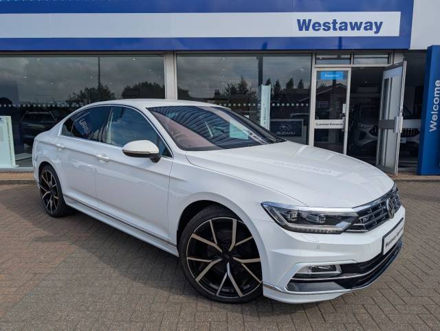 Volkswagen Passat 2.0 TDI SCR 190 R-Line 4dr DSG Saloon Diesel WHITE