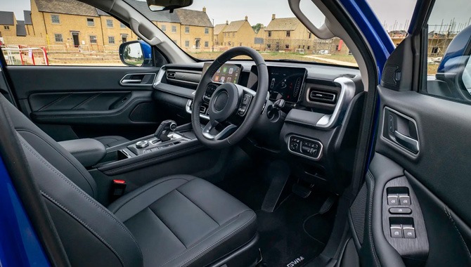 POER300 - Interior